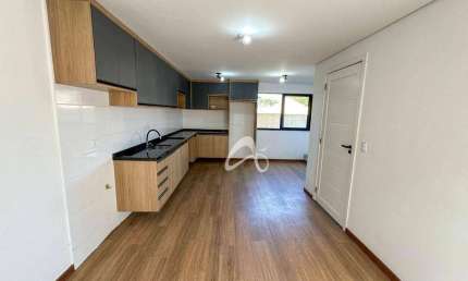 Sobrado semimobiliado à venda, 3 quartos (1 suíte), em uma excelente localização - Centro Cívico - Curitiba/PR.