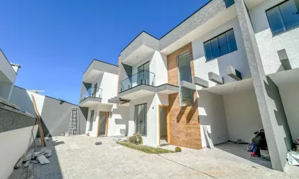 Sobrado novo à venda em condomínio, 3 quartos (1 suíte) - bairro pinheirinho, curitiba/pr.