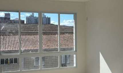 Apartamento à venda em Santos-SP, bairro Aparecida: todo reformado, 2 quartos, 1 sala, 1 vaga, 64,60 m² de área.