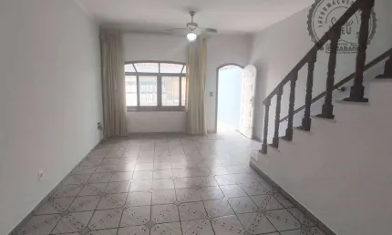 Casa com 2 quartos à venda na Rua Honduras, Guilhermina, Praia Grande