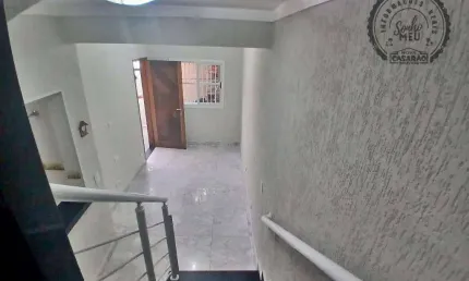 Casa com 2 quartos para alugar na Rua Samael Aun Weor, Vila Antártica, Praia Grande