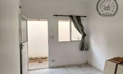 Casa com 2 quartos para alugar na Rua Deputado Emílio Justo, Tude Bastos (Sítio do Campo), Praia Grande