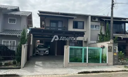 Casa com 3 quartos à venda no Bom Retiro, Joinville 