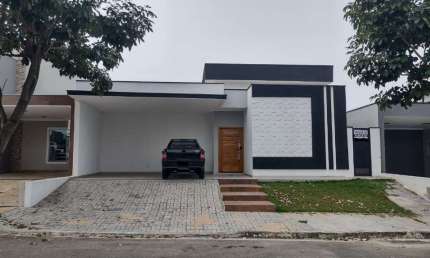 Casa com 3 dormitórios para alugar, 160 m² por R$ 5.925/mês - Condomínio Terras do Vale - Caçapava/SP