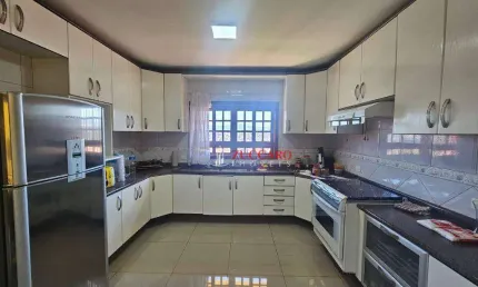 Sobrado com 3 dormitórios à venda, 266 m² por R$ 748.900,00 - Parque Continental - Guarulhos/SP