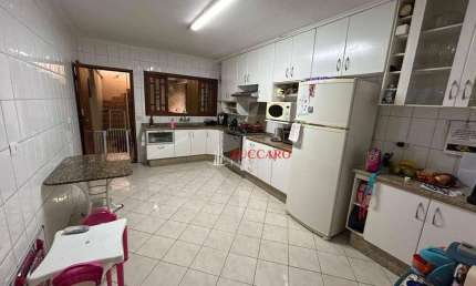 Sobrado com 3 dormitórios à venda, 202 m² por R$ 830.000,00 - Vila Augusta - Guarulhos/SP