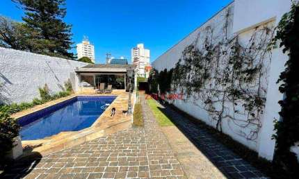 Sobrado de Alto Padrão Vila Rosália com Piscina na Vila Rosália em Guarulhos, 294m², 3 Suítes, 8 Vagas.