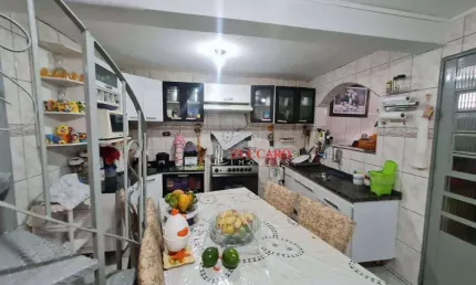 Sobrado com 2 dormitórios à venda, 133 m² por R$ 650.000,00 - Jardim Bom Clima - Guarulhos/SP