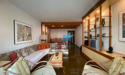 Apartamento à Venda na Pitangueiras no Guarujá | Omega Imóveis