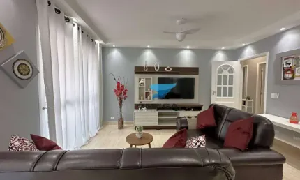 Apartamento reformado perto da pria de pitangueiras em guarujá-sp.