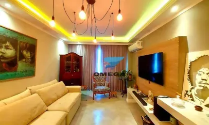 Apartamento reformado com 3 quartos em prédio com churrasqueira - praia do tombo, guarujá.