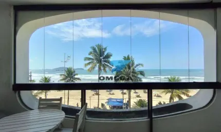 Apartamento com 4 dormitórios à venda de frente para o mar na praia das Astúrias