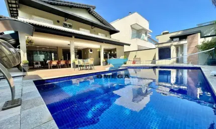 Casa com 5 Suítes à venda, Condomínio Jardim Acapulco, Guarujá.