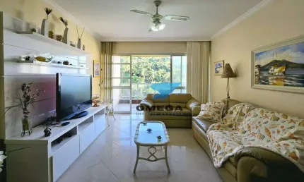 Apartamento à venda pertinho do mar na Praia das Pitangueiras no Guarujá I Omega Imoveis