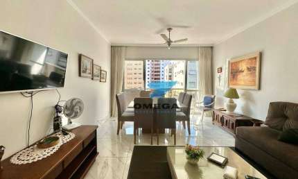 Apartamento reformado à venda na Praia das Pitangueiras no Guarujá I Omega Imoveis