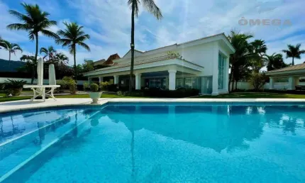Casa à Venda no Condomínio Jardim Acapulco no Guarujá | Omega Imóveis