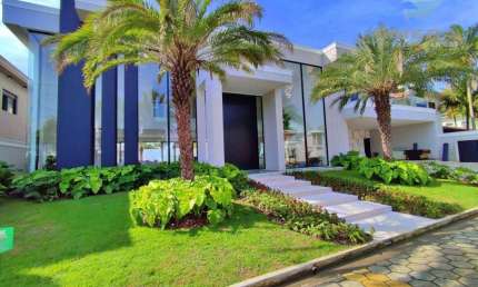 Casa à Venda no Condomínio Jardim Acapulco no Guarujá | Omega Imóveis