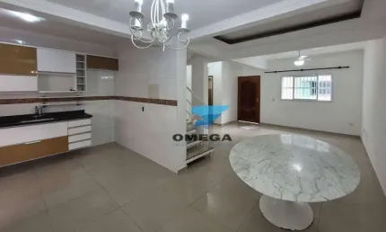 Excelente Sobrado triplex em Villagio à venda na praia do Tombo, na cidade Guarujá, amplo e confortável com boa distribuição.