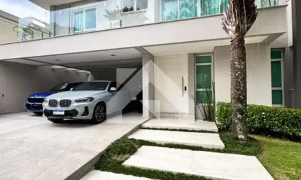 Luxuosa Casa em Alphaville Conde II - 4 Suítes, 489m²