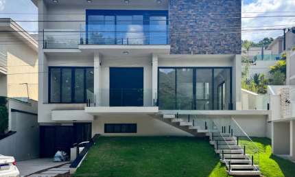 Casa de Condomínio em Alphaville - Santana de Parnaíba, SP