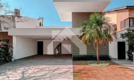 Casa de Condomínio em Alphaville - Santana de Parnaíba, SP