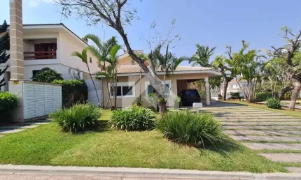 Casa Luxuosa em Santana de Parnaíba - 5 Dormitórios à Venda