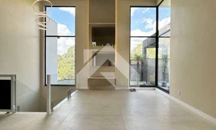 Casa em Granja Viana: 3 Suítes, 398m² por R$ 3,3M à Venda