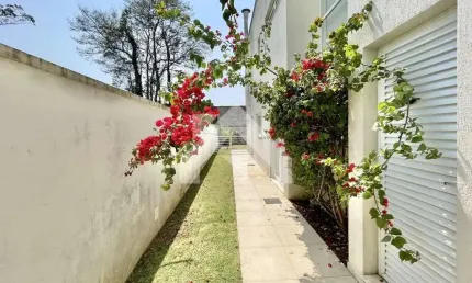Casa em condomínio fechado com 4 quartos à venda na Alameda Liverpool, Granja Viana, Cotia