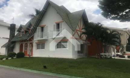 Casa de Luxo em Alphaville: 4 Suítes, 750m² por R$5M