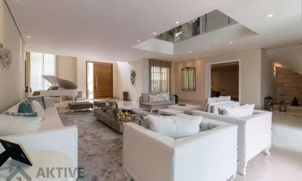 Casa de Condomínio em Alphaville - Santana de Parnaíba, SP