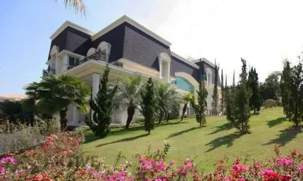 Casa de Condomínio em Tamboré - Santana de Parnaíba, SP