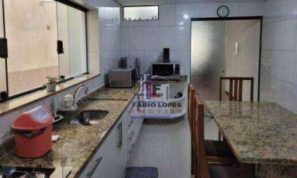 Sobrado com 3 dormitórios à venda, 146 m² por R$ 750.000,00 - Vila Palmares - Santo André/SP