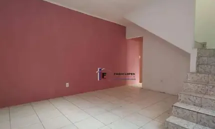 Casa com 2 quartos para alugar na Rua Luís de Camões, Vila Sacadura Cabral, Santo André