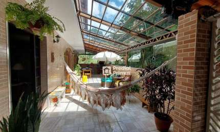 Casa com 3 dormitórios à venda, 222 m² por R$ 880.000,00 - Braunes - Nova Friburgo/RJ
