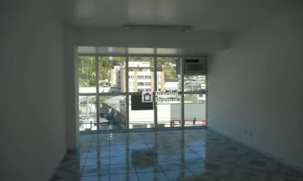Sala para alugar, 26 m² por R$ 700,00 - Vilage - Nova Friburgo/RJ