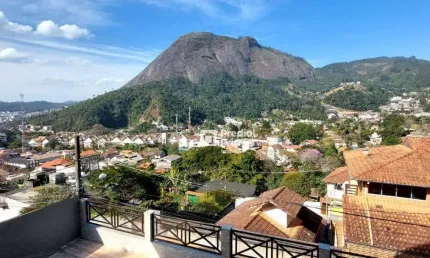 Casa com localização privilegiada com 3 dormitórios à venda, 243 m² por R$ 1.450.000 - Cônego - Nova Friburgo/RJ