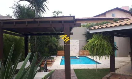 Sobrado à venda em Valinhos, Santa Cruz, com 3 suítes, com 280 m², Terras do Caribe