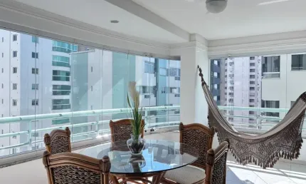 Apartamento com 3 quartos para alugar na Rua 3000, 245, Centro, Balneário Camboriú