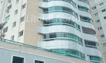 Apartamento no bairro pioneiros com vista para o mar.