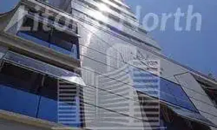 Apartamento amplo com 03 dormitórios a venda no Centro de Balneário Camboriú