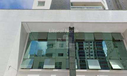 Apartamento a venda com 3 suítes no Centro de Balneário Camboriú