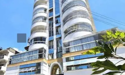 Apartamento mobiliado a venda no Centro de Balneário Camboriú