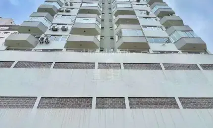 Apartamento com metragem ampla a venda no centro de itajaí