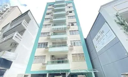 Apartamento mobiliado a venda no Centro de Balneário Camboriú.