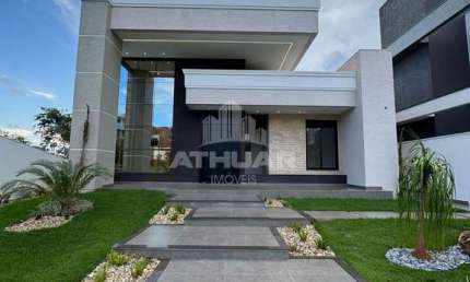 CASA NEOCLÁSSICA EM CONTATO COM A NATUREZA NO CONDOMÍNIO RESIDENCIAL ESMERALDA