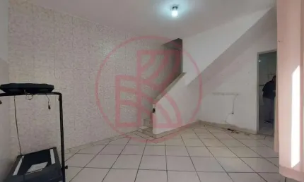 Casa para Locação em São Bernardo do Campo, Assunção, 2 dormitórios, 1 banheiro, 1 vaga