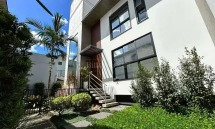 Casa em condomínio fechado com 3 quartos à venda no América, Joinville 
