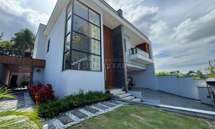Casa com 4 quartos à venda no América, Joinville 
