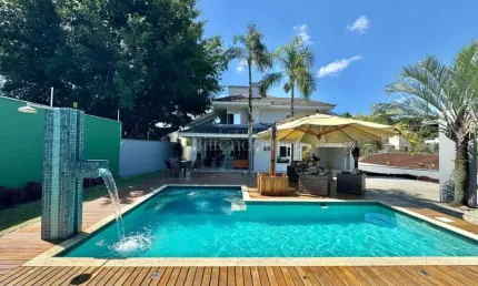 Casa com 6 quartos à venda no América, Joinville 