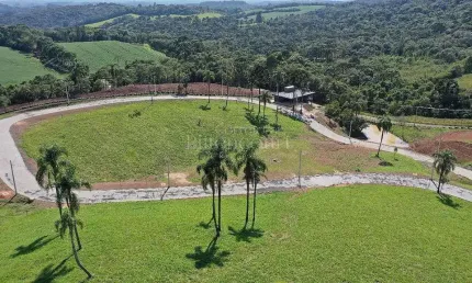 Terreno em condomínio fechado à venda no Lageado, Campo Alegre 